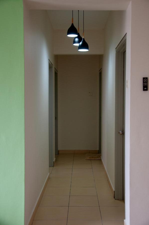 Five H Family Service Apartment 史里肯邦安 外观 照片