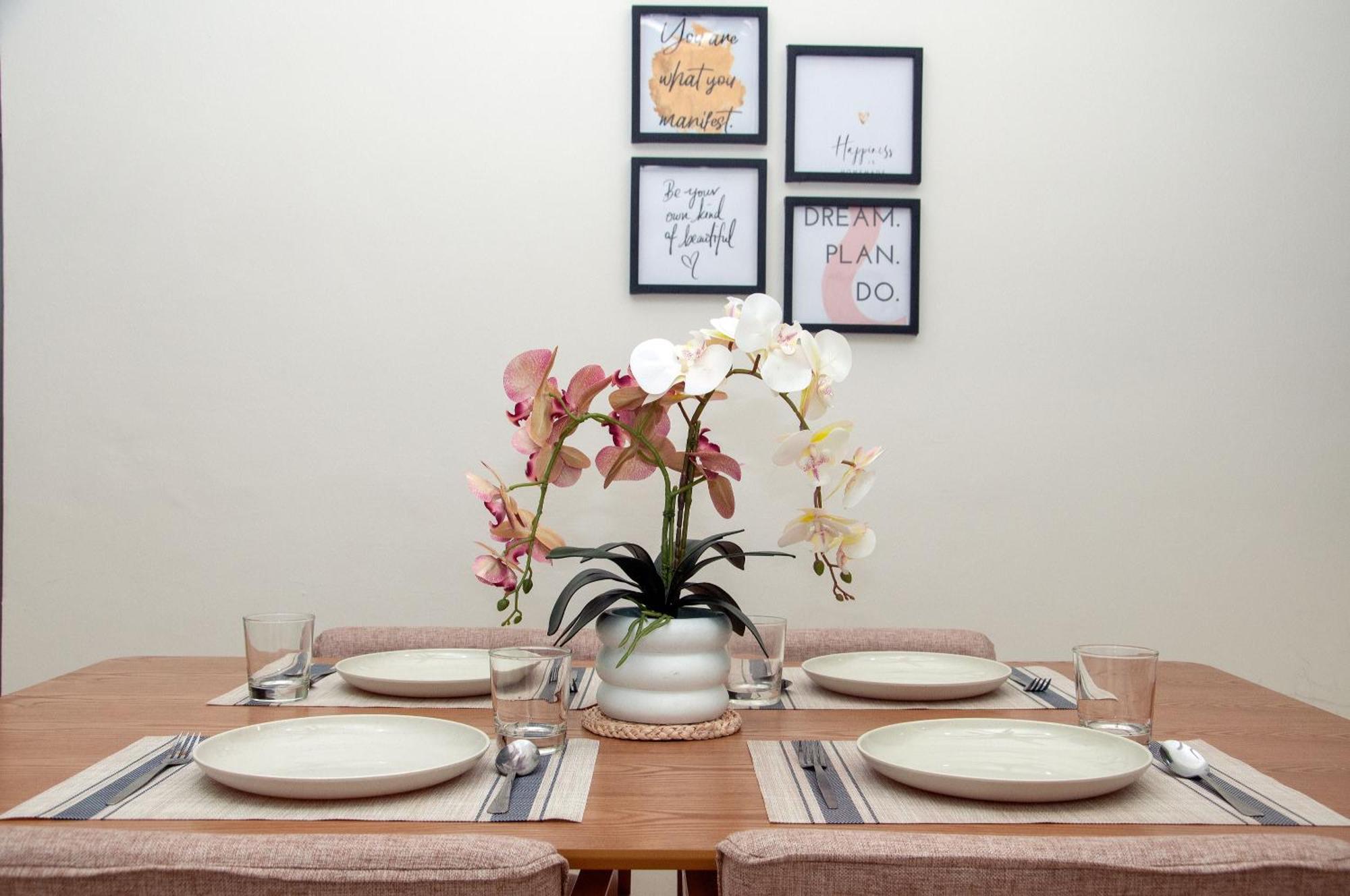 Five H Family Service Apartment 史里肯邦安 外观 照片